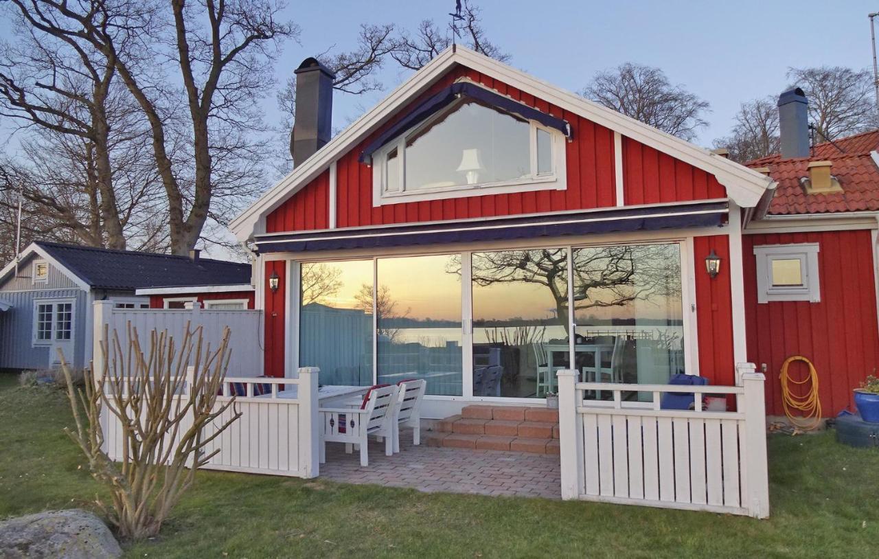 Awesome Home In Soelvesborg With House Sea View Exteriör bild