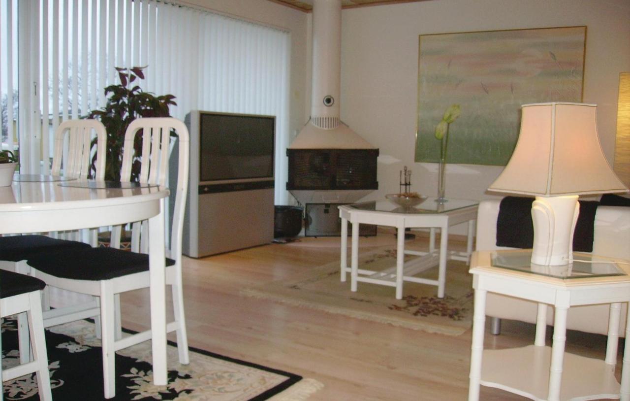 Awesome Home In Soelvesborg With House Sea View Exteriör bild